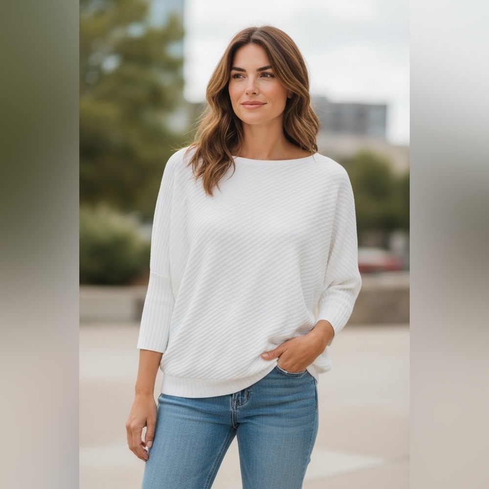 Women's White Sweater geometric isassy size medium